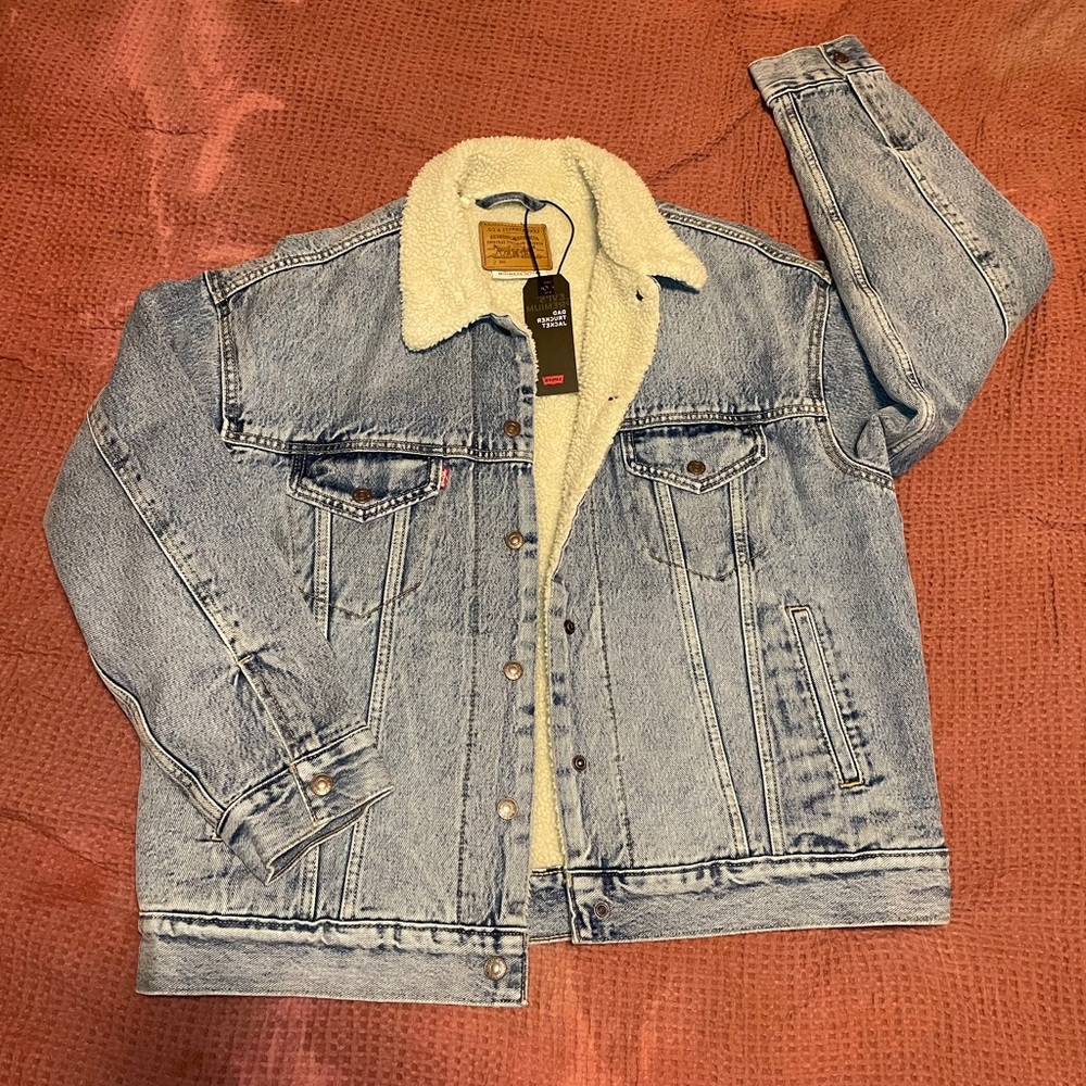 levi’s sherpa lined dad trucker jacket ✨